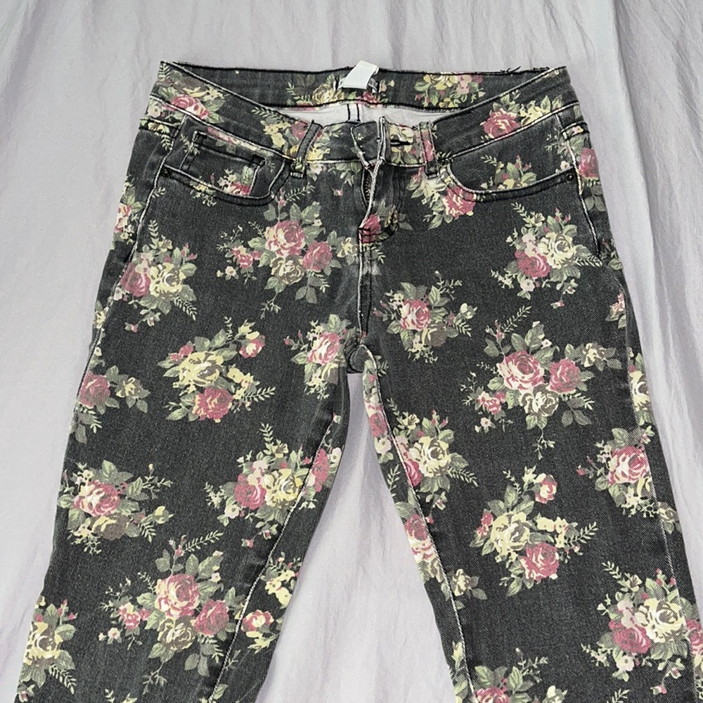 Forever 21 Flowered jeans